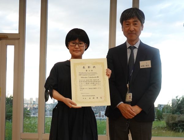 Dean Iwama and recipient